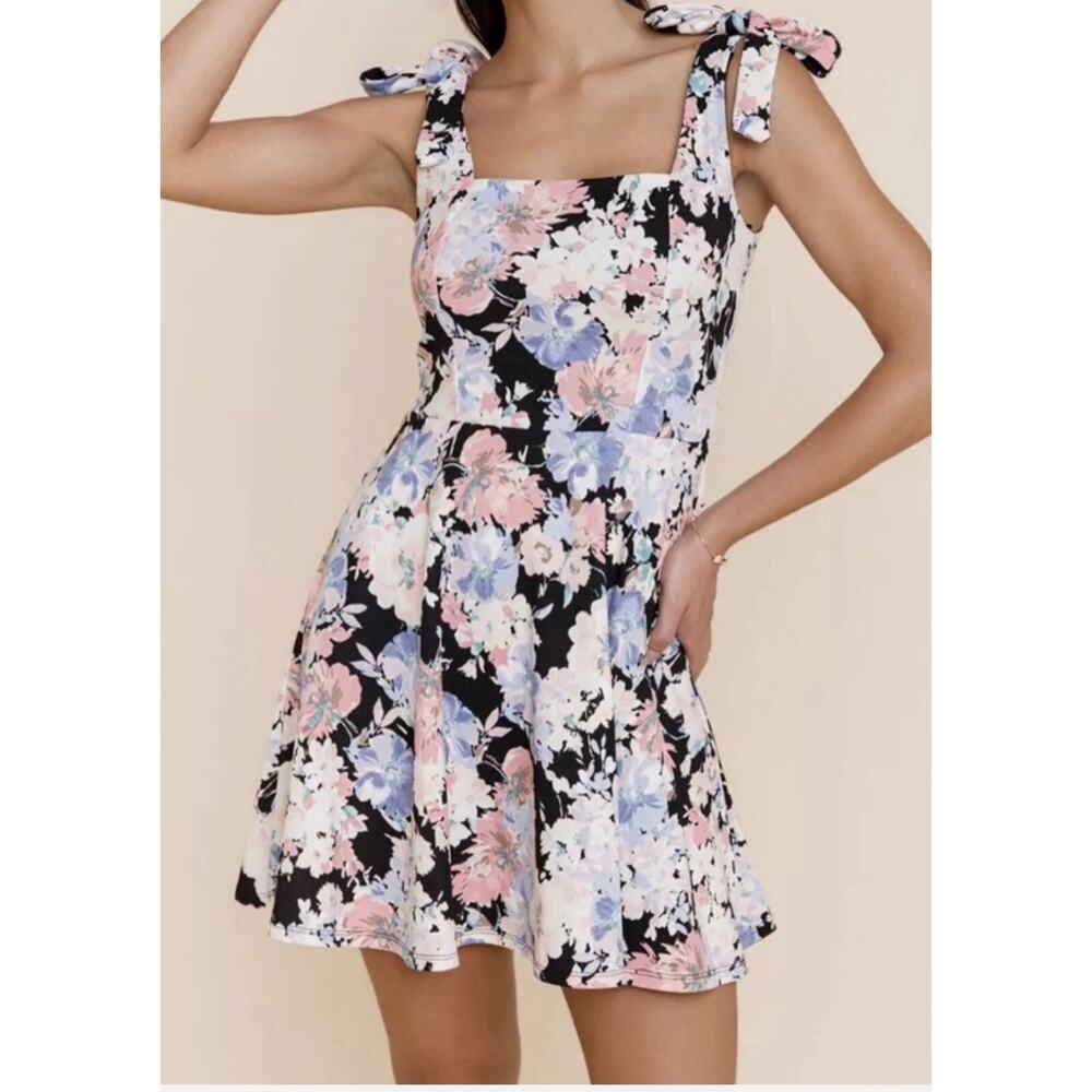 Mi Ami Floral Mini Dress With Pockets SZ. Medium